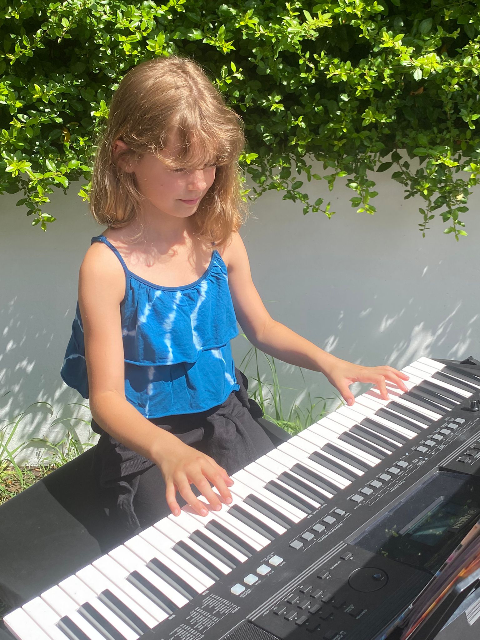 Mädchen am Keyboard beim Schnuppertag der Kreismusikschule Osterode